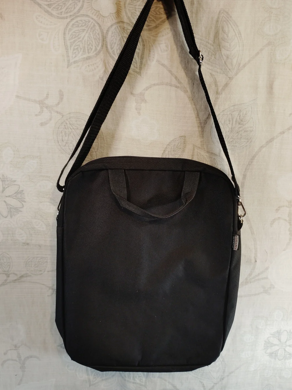 Elegance Stylish Black  Laptop/Messenger Bag W/Shoulder Strap